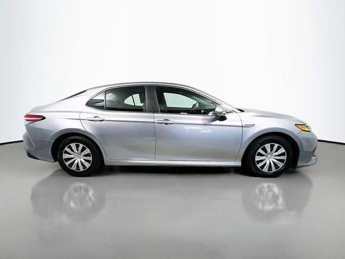 2018 Toyota Camry Hybrid LE