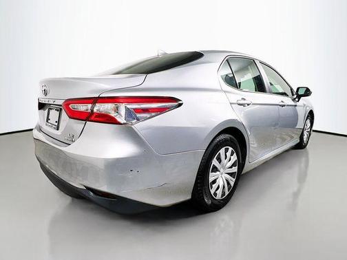 2018 Toyota Camry Hybrid LE
