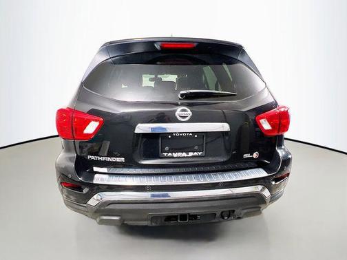 Magnetic Black Metallic 2017 Nissan Pathfinder SL