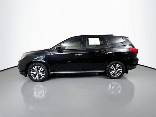 Magnetic Black Metallic 2017 Nissan Pathfinder SL