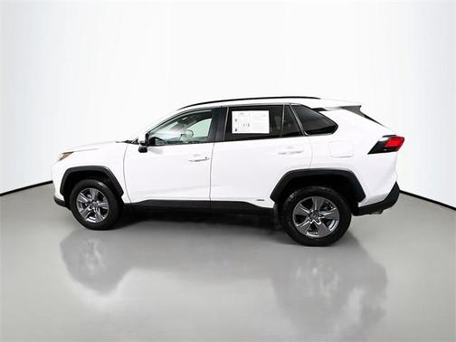 2022 Toyota RAV4 Hybrid XLE