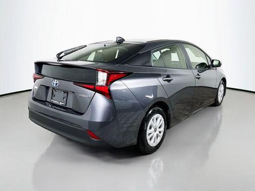 2022 Toyota Prius LE