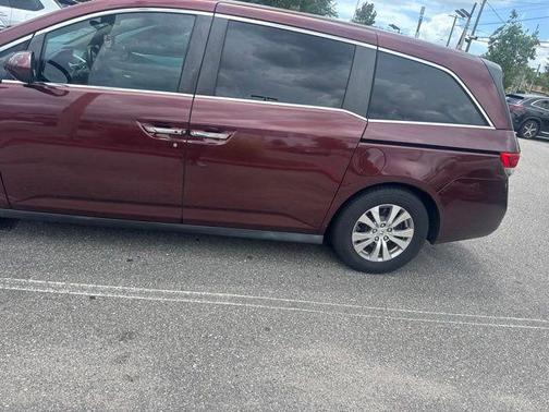Burgundy 2016 Honda Odyssey SE