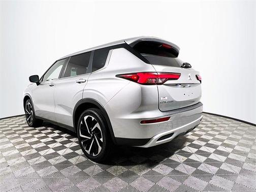 2023 Mitsubishi Outlander SE Black Edition 2WD