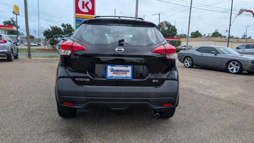 Super Black 2019 Nissan Kicks SV