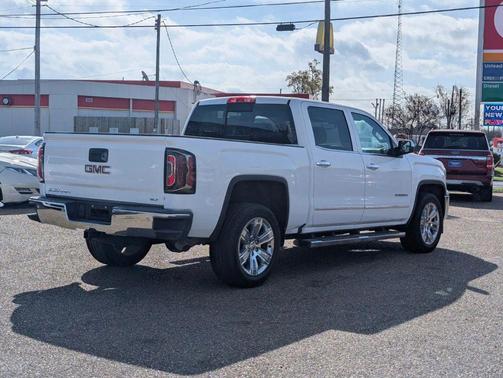 White 2017 GMC Sierra 1500 SLT