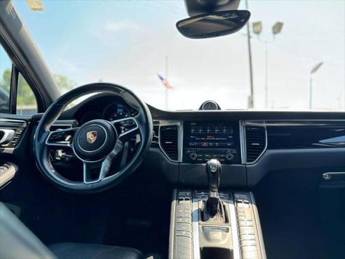 2018 Porsche Macan Base