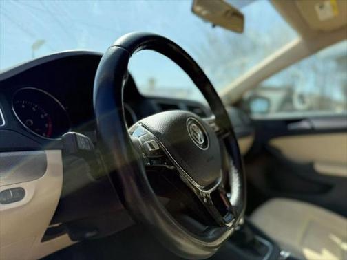 2015 Volkswagen Jetta Auto SE w/Connectivity
