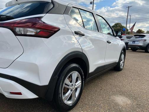 2021 Nissan Kicks S