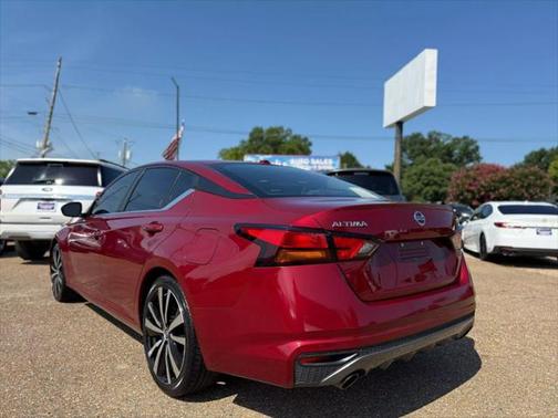 2021 Nissan Altima SR FWD