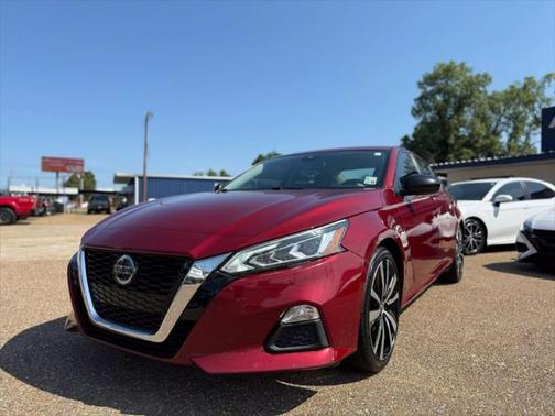 2021 Nissan Altima SR FWD