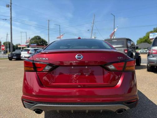 2021 Nissan Altima SR FWD