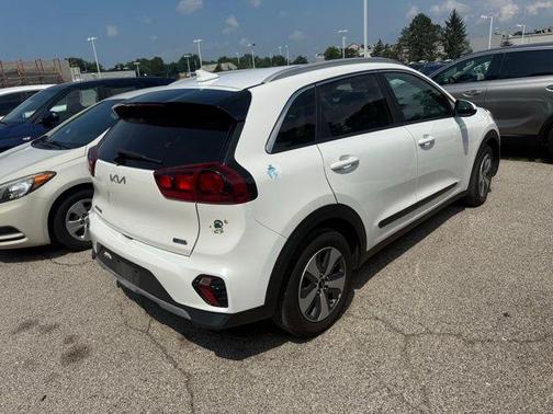 2022 Kia Niro LX