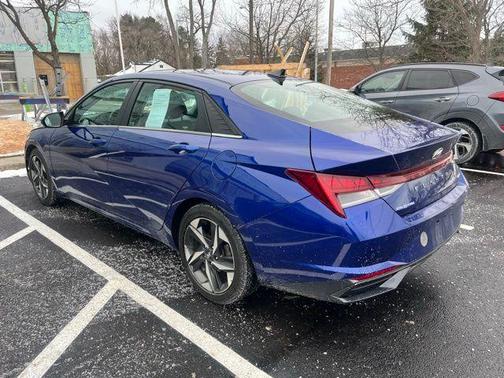 2022 Hyundai ELANTRA Limited