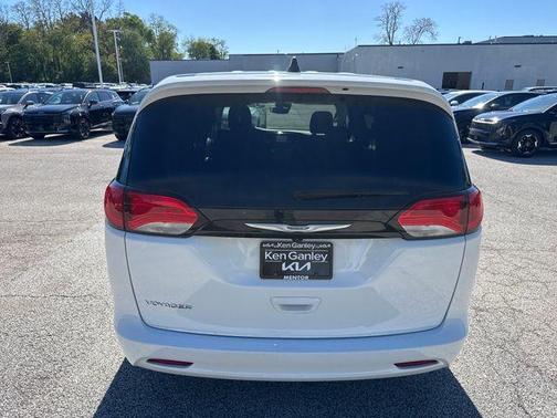 Bright White Clearcoat 2023 Chrysler Voyager LX