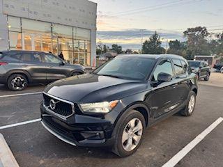 2021 Volvo XC40 T5 Momentum