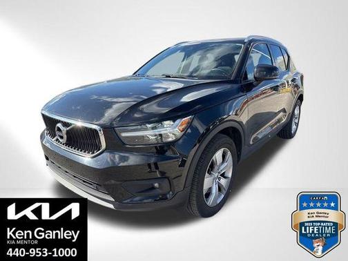 2021 Volvo XC40 T5 Momentum