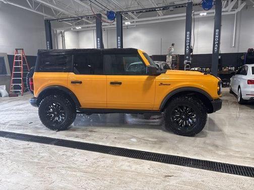 2022 Ford Bronco Black Diamond