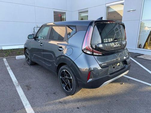 Gravity Gray 2024 Kia Soul EX