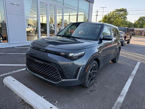 Gravity Gray 2024 Kia Soul EX