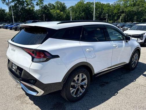 Glacial White Pearl 2023 Kia Sportage SX
