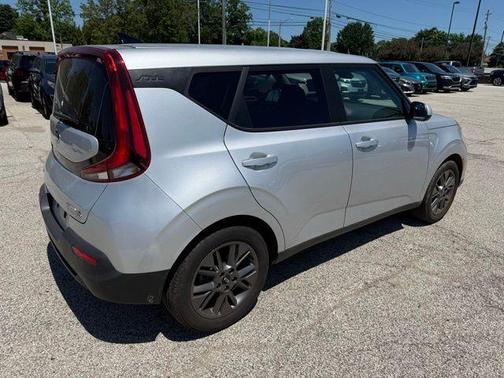 Sparkling Silver 2021 Kia Soul S