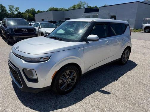 Sparkling Silver 2021 Kia Soul S