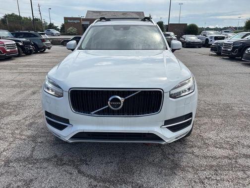 2017 Volvo XC90 T6 Momentum