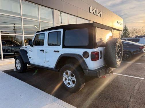Bright White Clearcoat 2023 Jeep Wrangler Rubicon