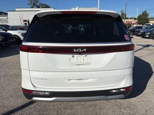 2024 Kia Carnival EX