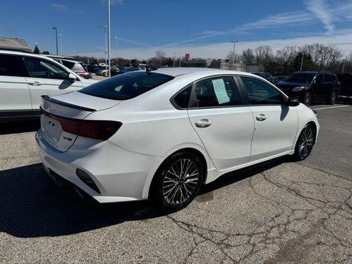 Snow White Pearl 2022 Kia Forte GT-Line
