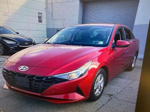 2022 Hyundai ELANTRA SE