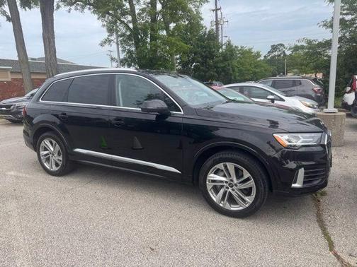 2023 Audi Q7 55 Premium Plus