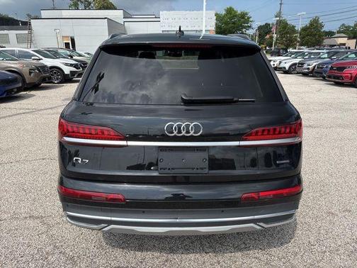 2023 Audi Q7 55 Premium Plus
