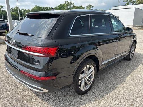 2023 Audi Q7 55 Premium Plus