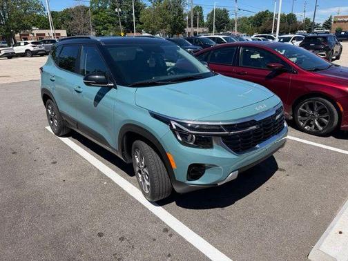 Blue Black 2024 Kia Seltos S
