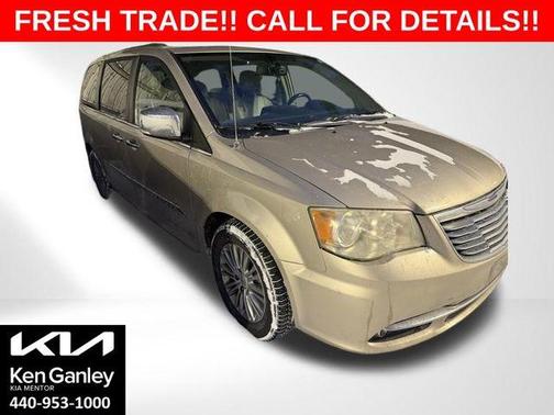 2013 Chrysler Town & Country Touring-L