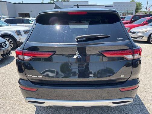 2022 Mitsubishi Outlander SE