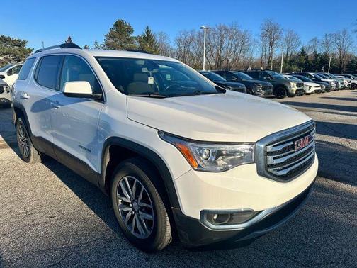 Summit White 2019 GMC Acadia SLE-2