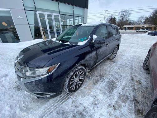 2016 Mitsubishi Outlander 