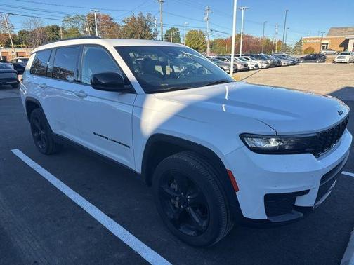 2023 Jeep Grand Cherokee L Laredo