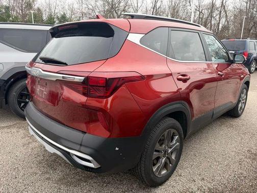 Mars Orange 2023 Kia Seltos S