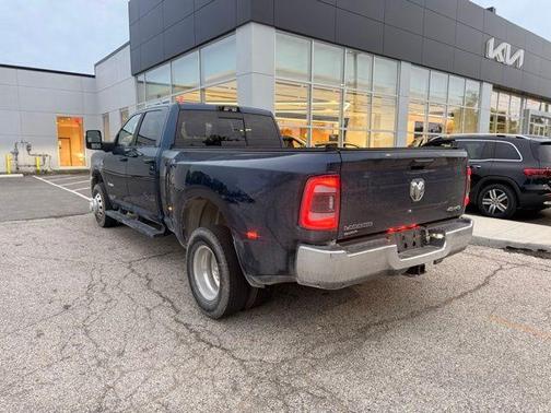 Patriot Blue Pearlcoat 2024 RAM 3500 Laramie
