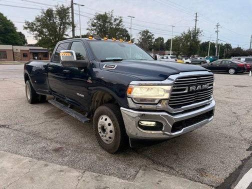 Patriot Blue Pearlcoat 2024 RAM 3500 Laramie