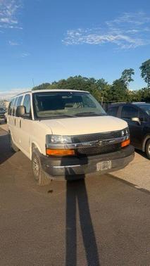 Summit White 2010 Chevrolet Express 1500 LT