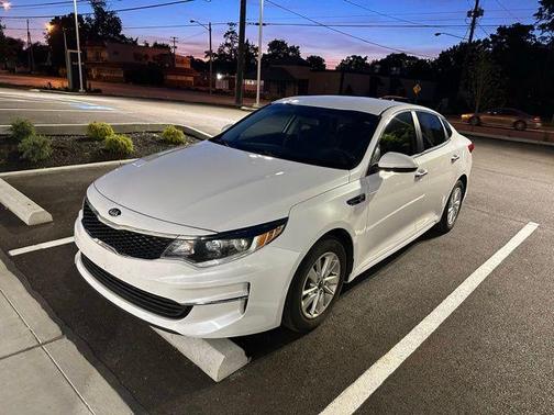 Snow White Pearl 2018 Kia Optima LX