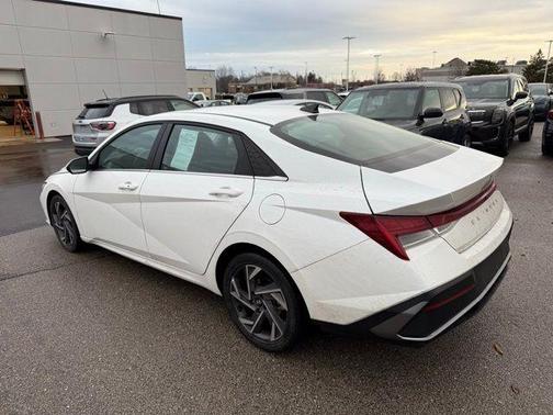 2025 Hyundai ELANTRA SEL Convenience