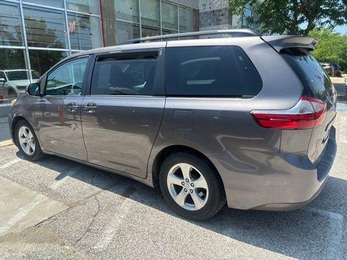 2016 Toyota Sienna L