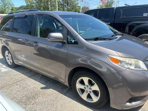 2016 Toyota Sienna L
