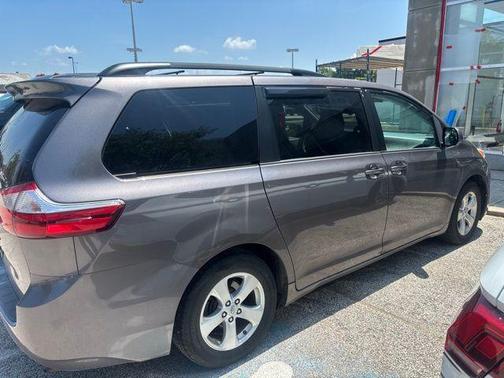 2016 Toyota Sienna L